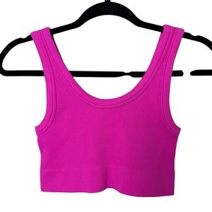 * Dynamic One Size Chic Fuchsia Crop Top